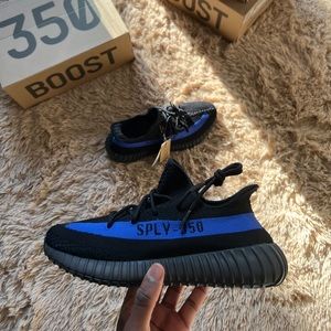 adidas Yeezy Boost 350 V2